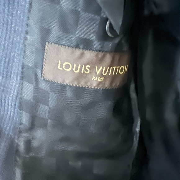 Louis Vuitton blue stripped suit - Picture 4 of 4